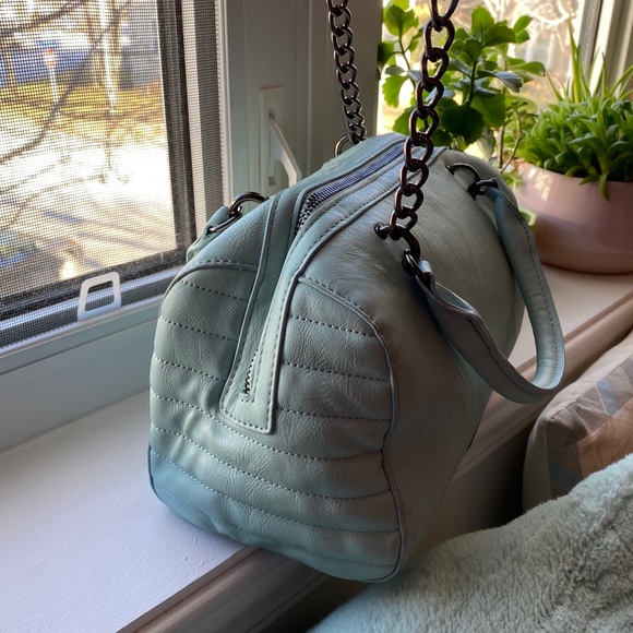 Used Steve Madden shoulder bag! - Picture 5 of 9